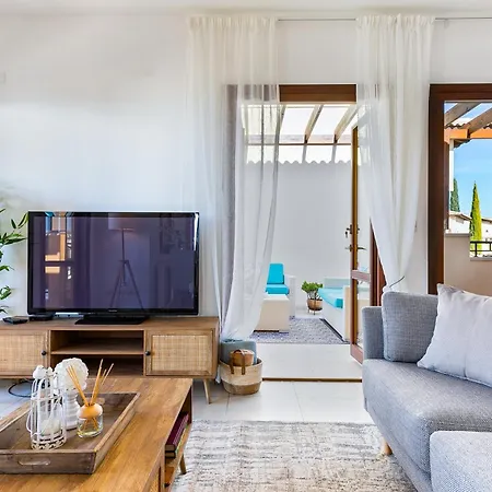 Daire 1 Bedroom Pyrgos With Beautiful Sea And Sunset Views, Aphrodite Hills