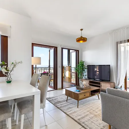 1 Bedroom Pyrgos With Beautiful Sea And Sunset Views, Aphrodite Hills 公寓