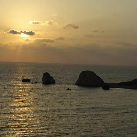1 Bedroom Pyrgos With Beautiful Sea And Sunset Views, Aphrodite Hills Apartmán